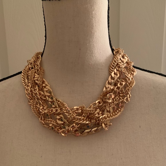 On-Trend Chain Necklace - Picture 3 of 3